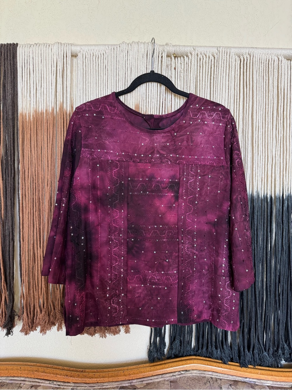 Purple/maroon tie-dye Dress Barn sequin 3/4 sleeve blouse; excellent condition